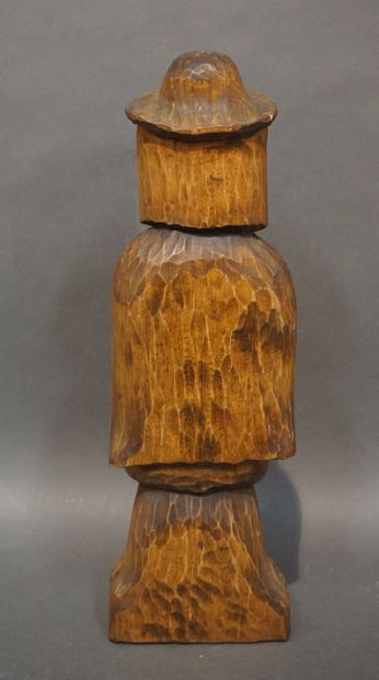null Statuette of a man in carved wood. 43 cm