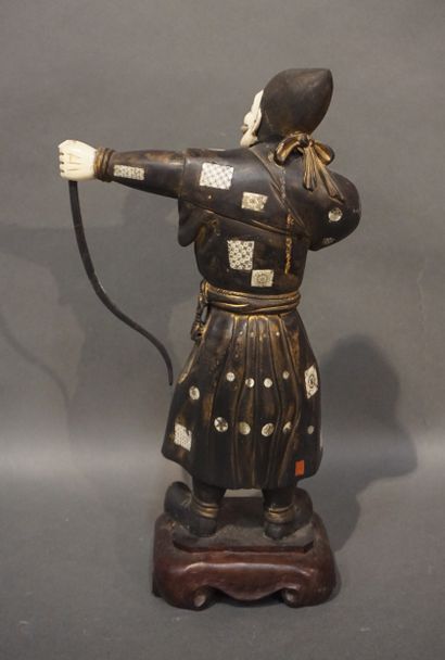 null Japanese statuette in carved and inlaid wood: "Archer" (missing). 39 cm