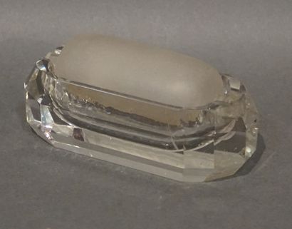 null 
Humidificateur de timbres en cristal (égrenures). 5x11x5,5 cm
