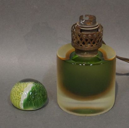 null Lamp foot in glass of Venini Murano (14 cm) and small ball sulfur.