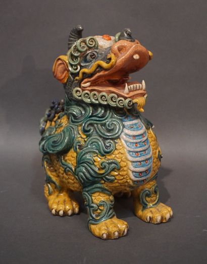 null "Dragon" en céramique asiatique polychrome (petits éclats). 23 cm