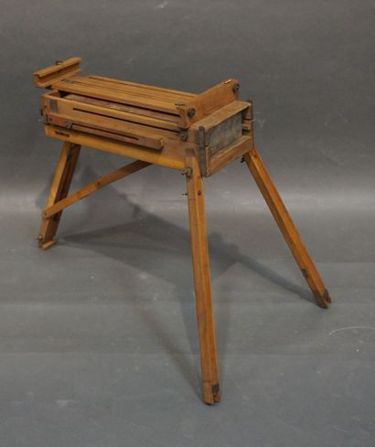 JULLIAN Country easel. 16x54x27 cm (closed)
