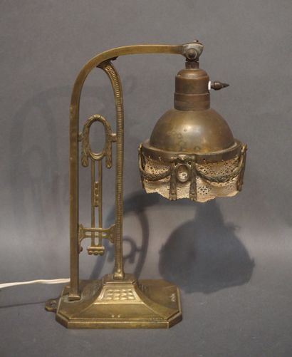 null Lamp 1900 in bronze and brass. 30 cm