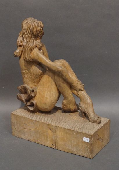 null Statuette en bois sculpté: "Mara Corday". 37 cm