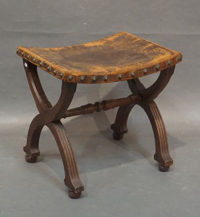 null Stool in natural wood, with leather seat decorated with chimera. 45x48x37 c...
