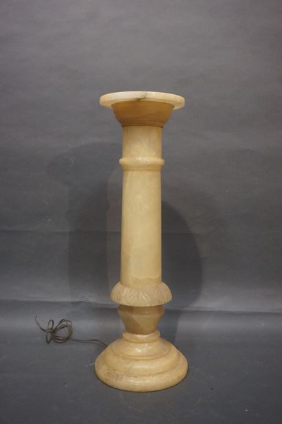 null Column in alabaster. 81 cm