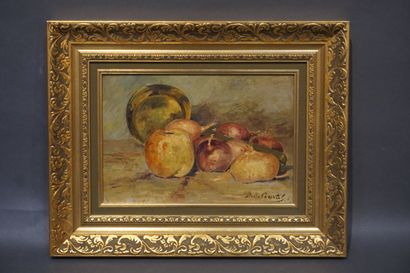 Lucie COURTIL "Nature morte à la pomme et aux oignons", huile sur toile, sbd. 24x35...