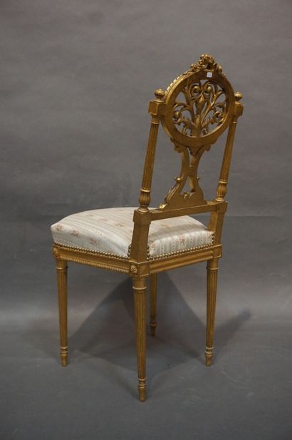 null Four chairs in molded and carved gilded wood in the Louis XVI style (small accidents,...