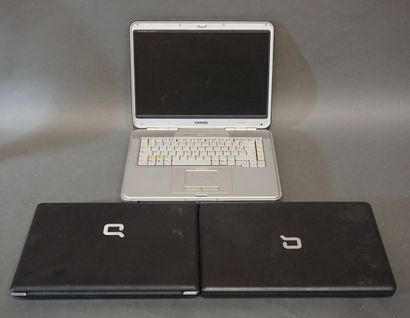 Trois ordinateurs Compaq (en l'état).