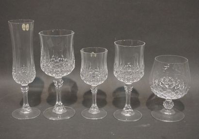 Cristal d'Arques Service de verres en Cristal d'Arques de 54 pièces: 12 verres à...
