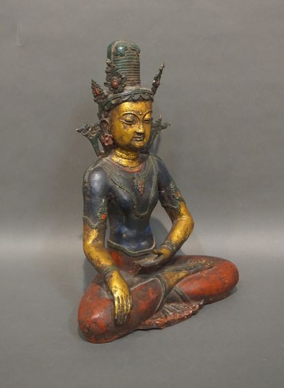 null Bouddha assis en métal polychrome. 47 cm