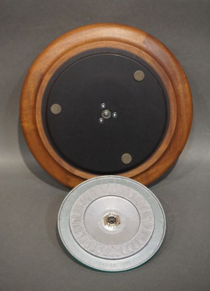 null Roulette en bois et métal. 36 cm