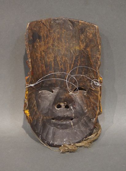 null Masque chinois en bois polychrome (fente). 25x15 cm