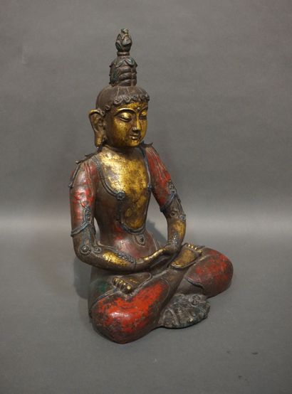 null Bouddha assis en métal polychrome. 55 cm