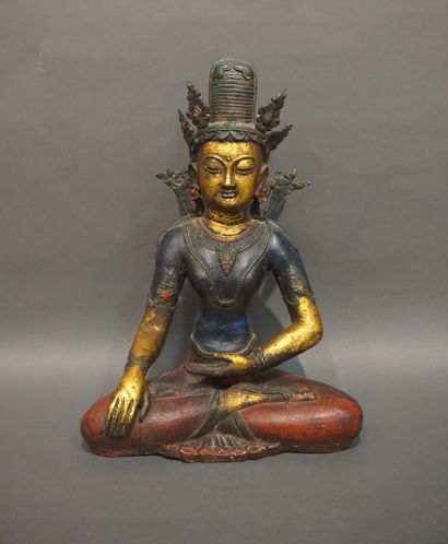 null Bouddha assis en métal polychrome. 47 cm
