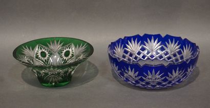 null Set of 2 green or blue cut crystal bowls, 5 bowls and 2 compotiers in blue ...