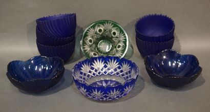 null Set of 2 green or blue cut crystal bowls, 5 bowls and 2 compotiers in blue ...