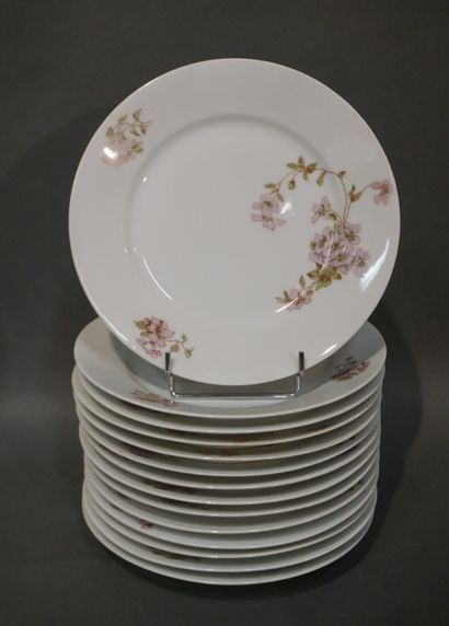 null White porcelain dinner service with flowers decoration of 47 pieces: 28 large...