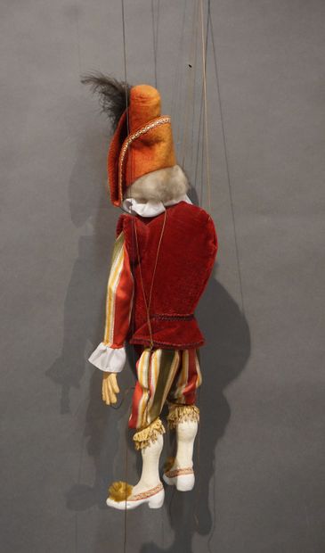 null Marionnette de Polichinelle, articulée, en papier mâché et tissus. 60 cm