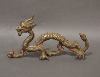 null Dragon asiatique en bronze. 18x33x8 cm