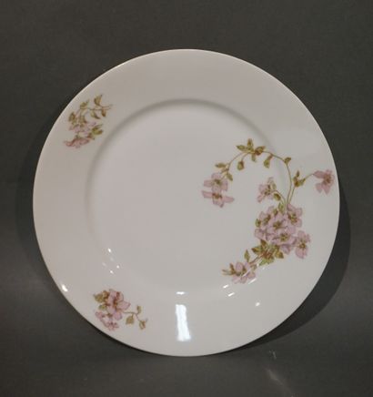 null White porcelain dinner service with flowers decoration of 47 pieces: 28 large...