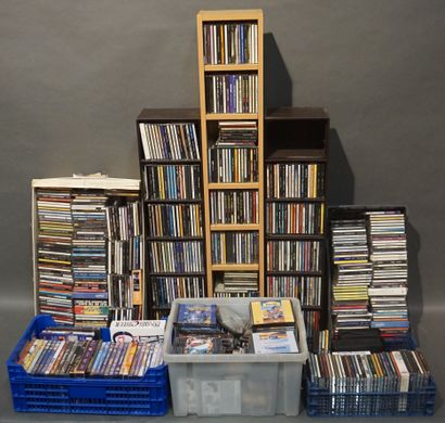 Lot de CD et DVD.