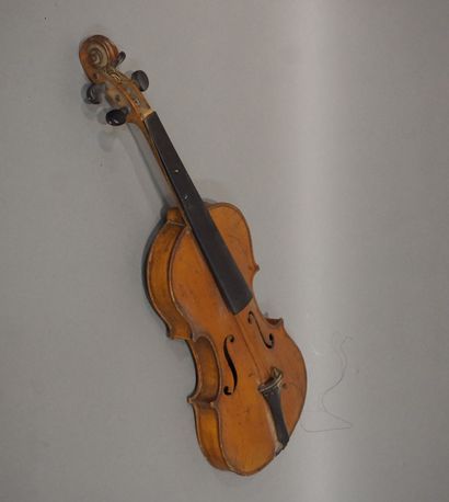 null Violin 3/4 made in Mirecourt at the beginning of the XXth century, bearing an...