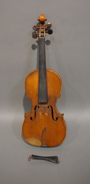 null Violin made in Mirecourt in the XXth century and bearing an apocryphal label...