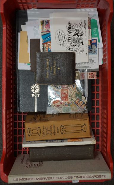 Manette d'album de timbres, catalogues philatélistes...