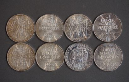 Huit pièces de cent francs en argent (Poids...