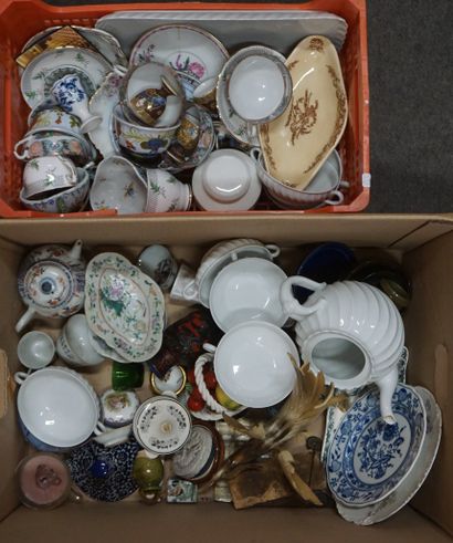 null Two handles of earthenware and porcelain, particularly Asian, saucers, teapots,...