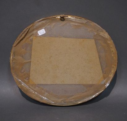 null Antique engraving with oval view: "Narcisse se mirant dans l'eau". 14x18 cm