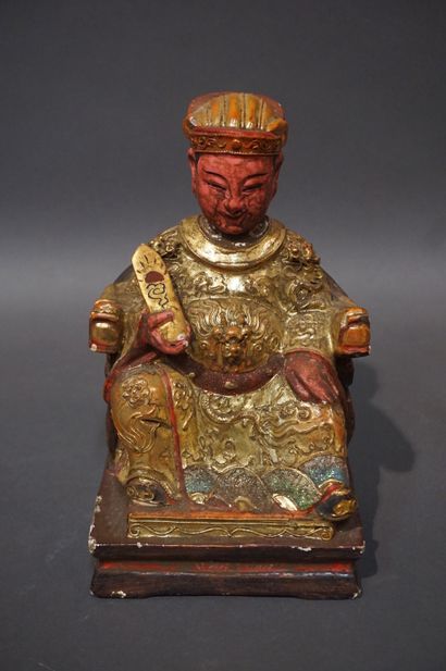 null Lot of one Asian statuette in gilded metal "Seated man holding a rat" (31 cm)...