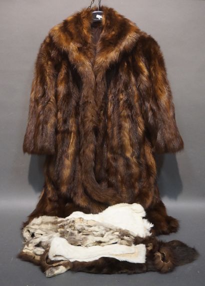 Fur coat handle, fur collars and samples...