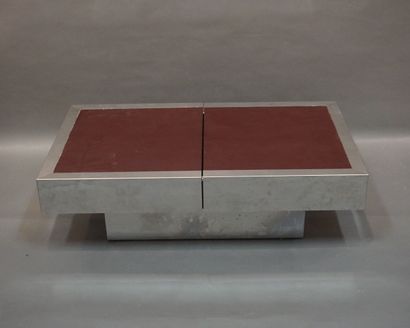 Willy RIZZO (1922-2013) Coffee table forming a bar in chromed metal and burgundy...
