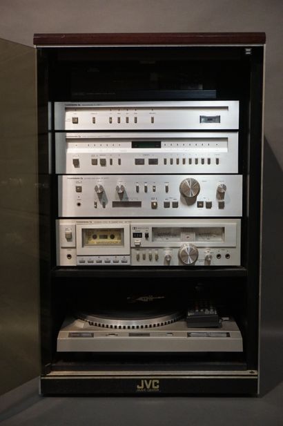 Thomson Chaine hifi Thomson: Tourne-disque, enregistreur-lecteur de cassettes, ampli,...