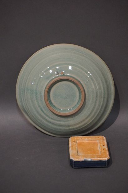 null Coupelle verte (22 cm) et encrier bleu en céramique asiatique.