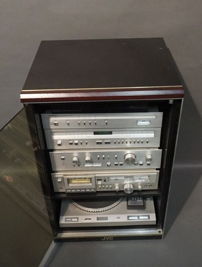 Thomson Chaine hifi Thomson: Tourne-disque, enregistreur-lecteur de cassettes, ampli,...