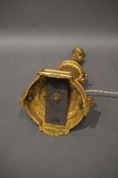 null Lampe en bronze doré de style Louis XVI. 36 cm