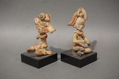null Deux figurines en terre cuite polychrome "Couple", Amérique centrale (manques,...