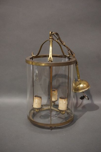 null Lanterne ronde en bronze, verre et laiton. 65 cm