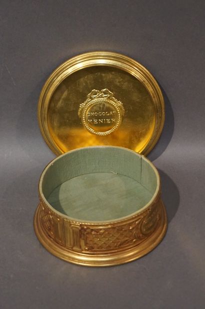 null Boite dorée "Chocolats Menier". 5,5x12,5 cm
