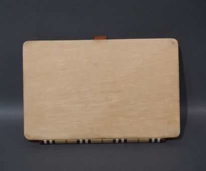 Burberrys Porte-documents en cuir et toile imprimée (usures, taché). 26x38 cm