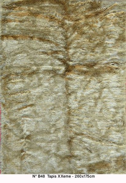 null Tapis moderne en laine monochrome tilleul, XXème siècle

matière : laine

style...