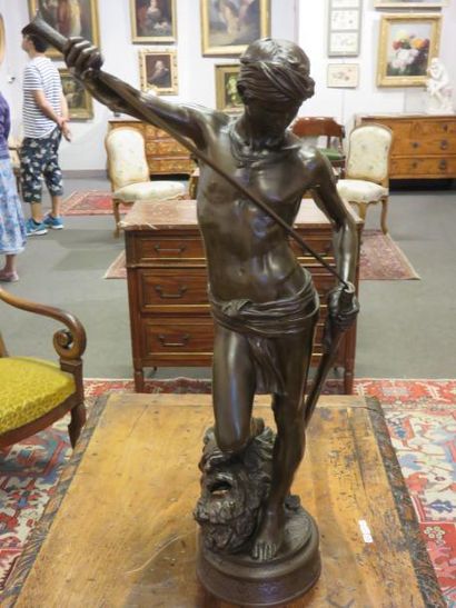 A. MERCIE «David vainqueur de Goliath», bronze.
Hauteur 73 cm