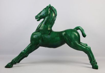 null Paul MILET (1870-1950).

Cheval en céramique émaillée verte.

Signé au revers.

H_48...