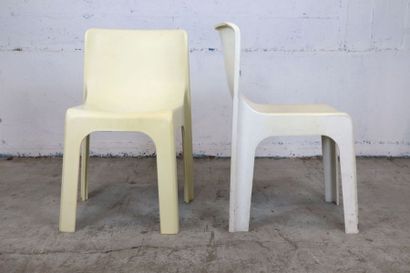 null Etienne FERMIGIER (1932-1973).

Paire de chaises "Ligne France" - circa 1970.

Plastique...