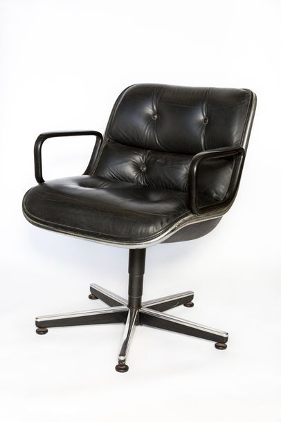 null Charles POLLOCK (1930-2013).

Fauteuil "Executive Chair".

Garniture de cuir...