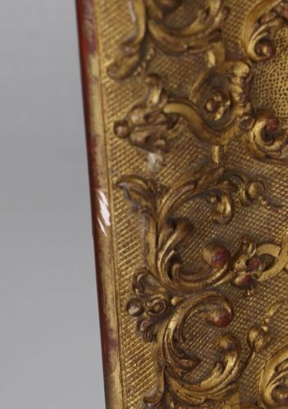 null Cadre en bois et stuc doré richement sculpté.

Style Louis XV, seconde moitié...
