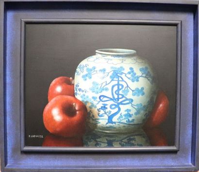 null Patrick LODWITZ (né en 1953).

Nature morte au vase chinois et aux pommes.

Huile...